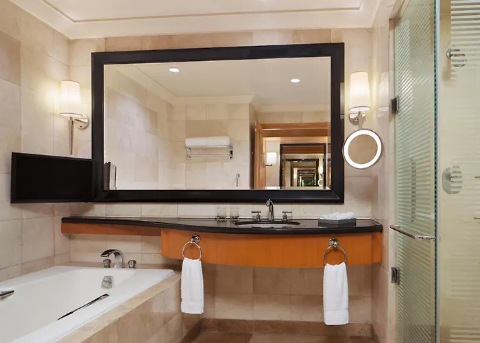 Sheraton Bay Hotel 5*